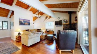 Villa De Los Pinos Year-Round Activities Nearby Shopping & Restaurants - 2