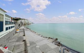 1 Bedroom Gorgeous Home In Ault - 2