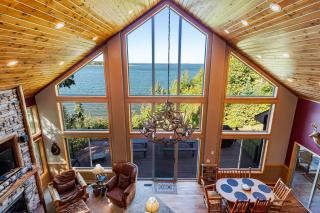 Spacious Leech Lake Home on 2 Private Acres, 200' of lake shore 15 Minutes to Walker with boat lift, dock, swimming, fire pit - 8