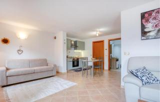 1 Bedroom Stunning Apartment In Masso - 8