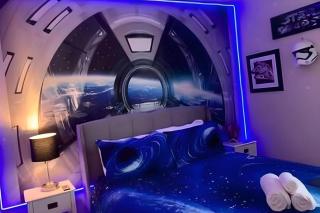 HOUSE 4 Bdr Eco ThematicSaltwater PoolGame Room - 1