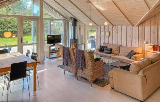 3 Bedroom Stunning Home In Idestrup - 9