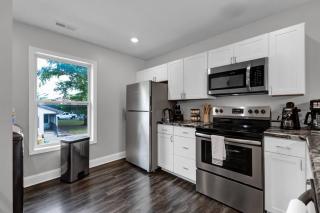 2BR/1.5BA Apt Pets OK, Laundry, Near Univ & Mosaic - 5