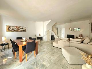 Sunny Dream House by Lica Homes - 7