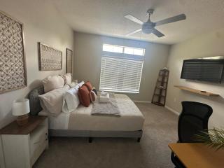 Modern Buckhead Retreat Stylish Near Lenox - 6