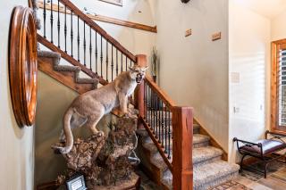 Mountain Luxury, Sleeps 10, Private Hot Tub, 15 Min to Canyons, Ideal for Family Getaways! - 2