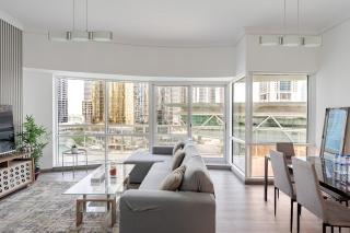 marvelous lake-skyline view apt - 7