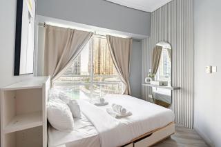 marvelous lake-skyline view apt - 2