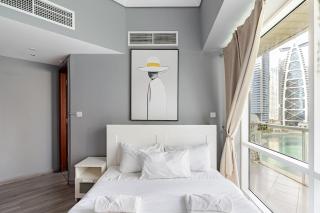 marvelous lake-skyline view apt - 3