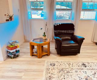 Comfy Twin Room Near Olympic NP - 1