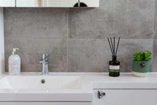 Apartment - Sleeps 6 - Parking - WiFi - 1