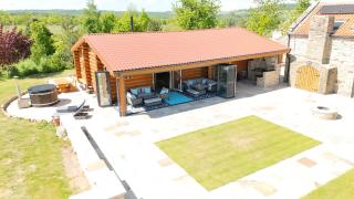 The Barn & The Log Cabin, Sleeps 12, 2 Hot Tubs, Near Durham & Bishop Auckland - 8
