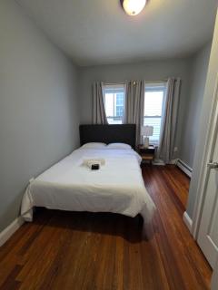 The Maverick Upstairs - NEW! - Lux Apartment - 2 Miles From Airport & Downtown Boston - 5