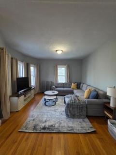 The Maverick Upstairs - NEW! - Lux Apartment - 2 Miles From Airport & Downtown Boston - 9