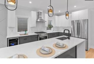 New Home - Spacious 3 BR 2BA Duplex - 7