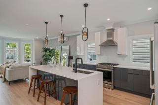 New Home - Spacious 3 BR 2BA Duplex - 3