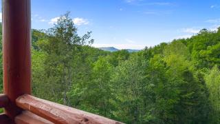 6-bedroom cabin in charming Smoky Mountains - 9