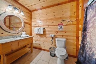 6-bedroom cabin in charming Smoky Mountains - 5