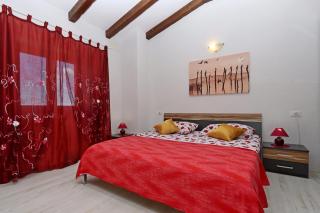 Family friendly house with a swimming pool Dolenja Vas, Central Istria - Sredisnja Istra - 24521 - 1