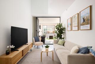 Luxury 5BR Home - Park Views - Near CBD & Airport - 0