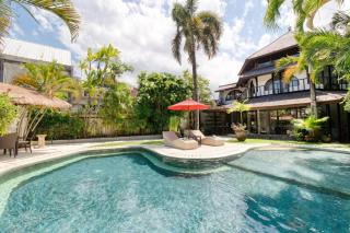 3BR Seminyak Oasis, Sleeps 6, Walk to RestBars - 0