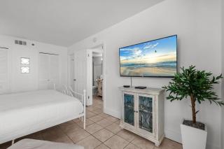 Sunbird low Floor 2BR! Free Beach Chair Service! - 5