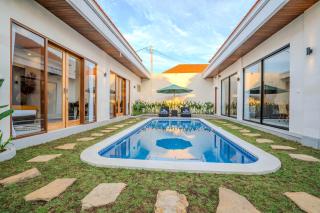 Villa Radha Seminyak - 0