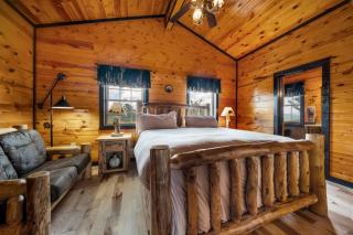 Mountaintop Cabin With Pickle Ball Close To Dolly Plus 2 Hot Tubs and 6 King Beds - 2