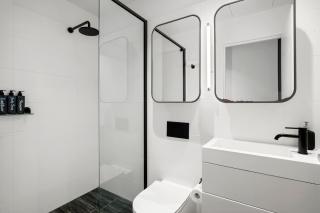 Gorgeous City Views 2BR Apartment with Pool and Gym - 7