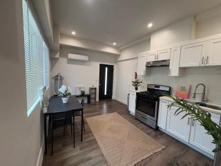 Blue Central Stay Near USC, BMO Stadium & Downtown LA - 5