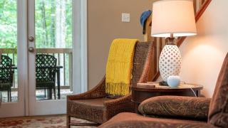 Bear Trail Chalet by AvantStay Retreat w Outdoor Living Deck Fire Pit - 3