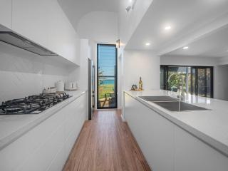 Zara del Mar - Pet Friendly Absolute Waterfront - 6