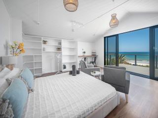 Zara del Mar - Pet Friendly Absolute Waterfront - 1