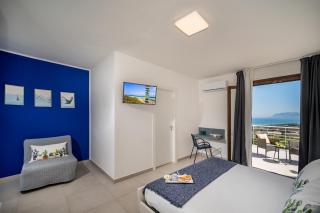 Villa Maria con piscina e vista mare 12 posti letto - 9