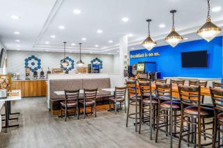 Days Inn & Suites by Wyndham Sherwood Park Edmonton - 8