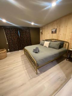 Freshly Renovated Family Home with Game Room, AC, King Bed, Luxury Bathroom - 0