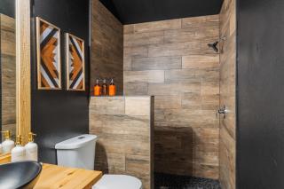 NEW Luxury Haven I Game Rooms I Backyard Retreat - 9