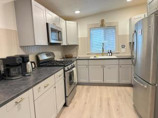 Freshly Renovated Family Home with Game Room, AC, King Bed, Luxury Bathroom - 7
