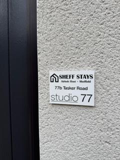 Studio 77 - Stylish 1 Bedroom End Terrace House - 1