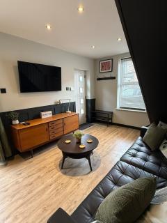 Studio 77 - Stylish 1 Bedroom End Terrace House - 6