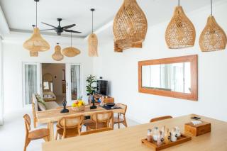 NEW 3BDR Villa - 3 Min Echo Beach - 6