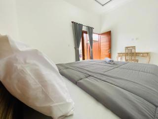 Lumbung Guesthouse Canggu - Badung - 2