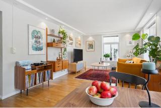 NEW - Sander's Polar Escape- Downtown - 4