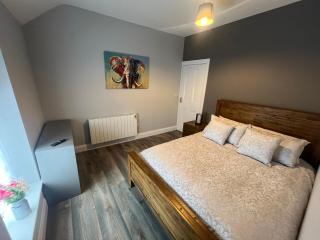 Corner House Accommodation - 0