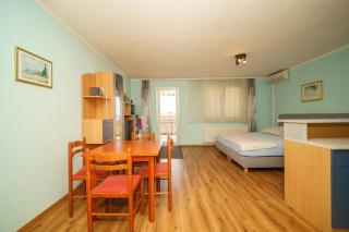 Sea Breeze Apartments - 1