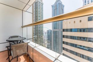 Sky-Level 2BR with Partial Marina View, Just Steps to Dubai Tram and Minutes from the Beach, Elite Residence, Dubai Marina by Deluxe Holiday Homes - 3