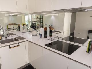 Pass the Keys Modern 2-Beds Flat with Stunning Views London - 3