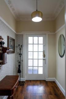 Spacious Bungalow Rental in Palmerston North - Ideal for Groups - 1