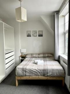 3 Bedroom House with Parking - 1