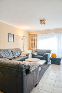 Cozy 4-Person Retreat Near Blankenberge Beach - 0